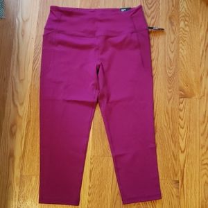 NWT Victoria's Secret Sport Knockout Capri size L